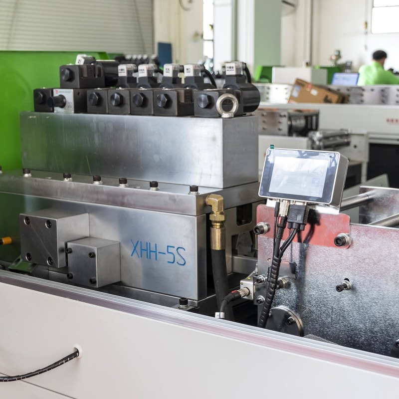 آلة تشكيل هيكل فولاذي مربع مجلفن بقوالب خفيفة الوزن جاهزة للبناء