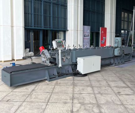 آلة تشكيل الأقواس الكهروضوئية