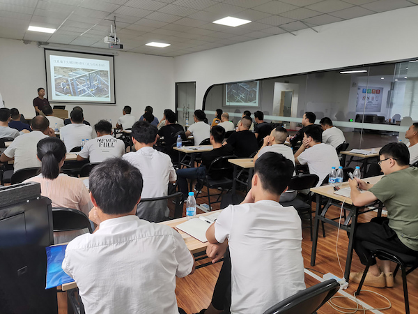 تدريب عمال البناء